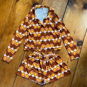 Adorable 70s inspired short set. Perfect summer outfit.